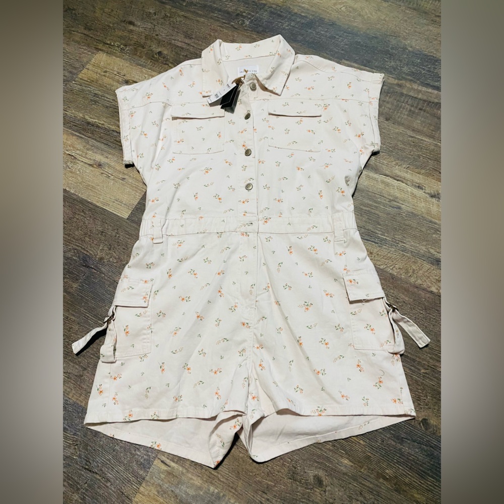 Celebrity Pink Women’s Floral Cream Cargo Romper SZ XL